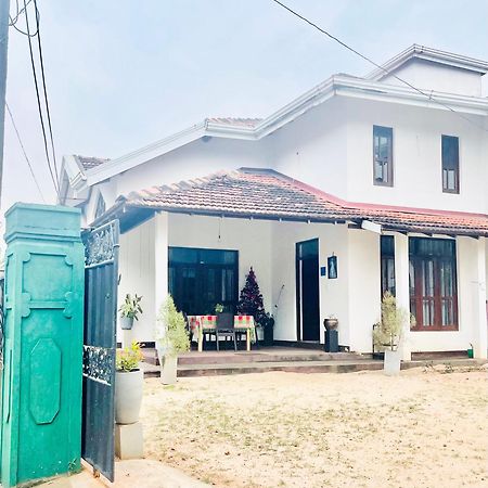 Sebastian Family Villa Negombo Exteriör bild
